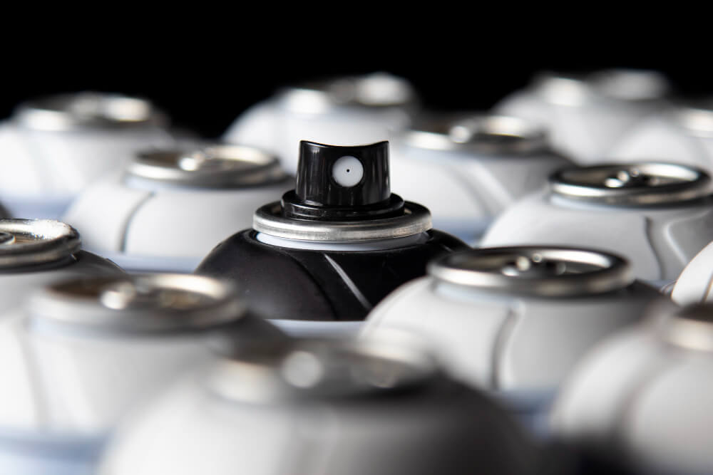 Pinturas industriales y sprays técnicos: cuándo usar cada tipo para acabados duraderos